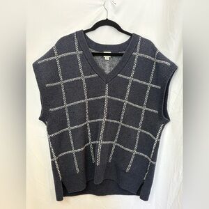 A New Day Navy and White Knit Vest